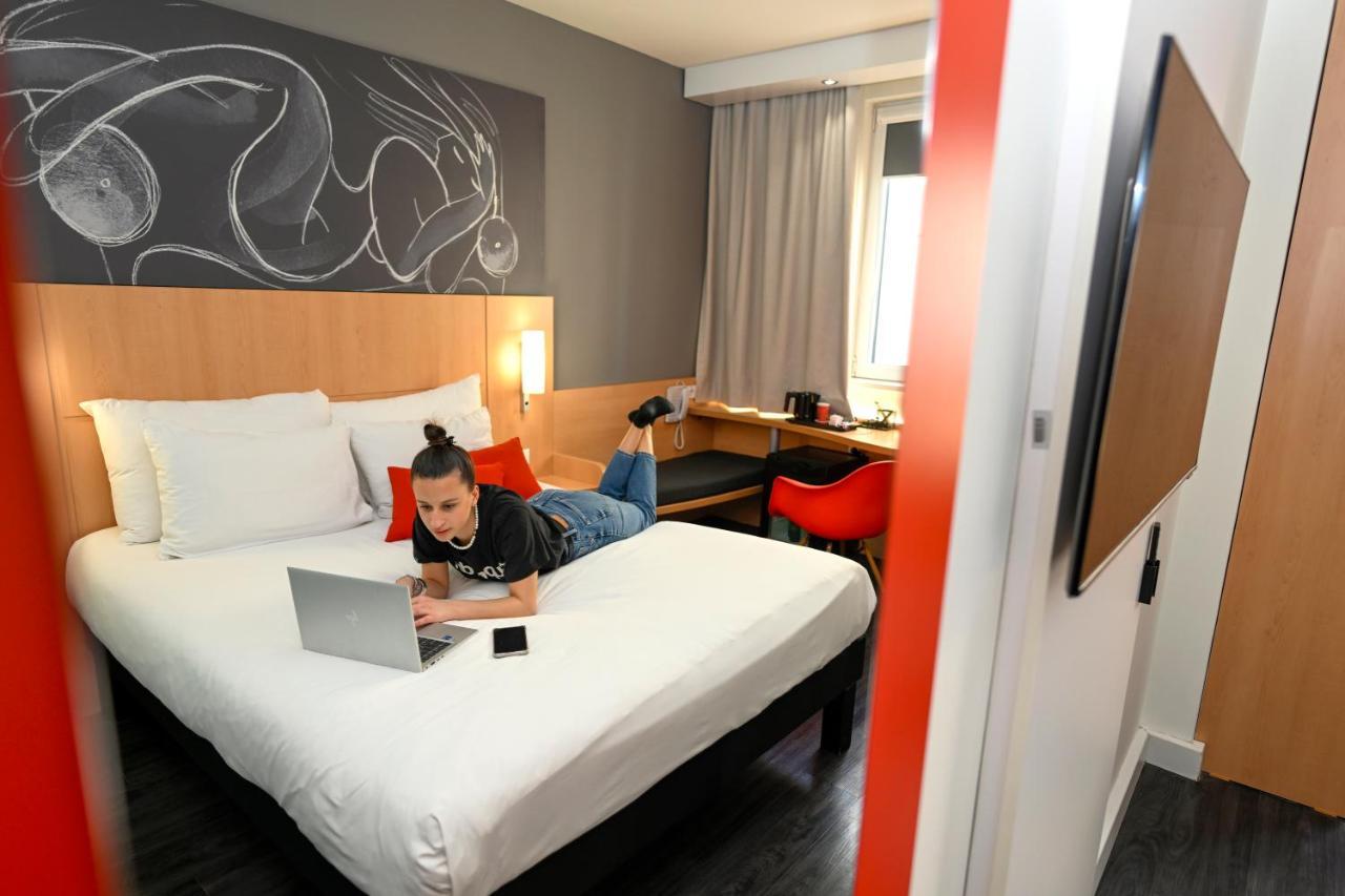Ibis Skopje City Center Exterior photo